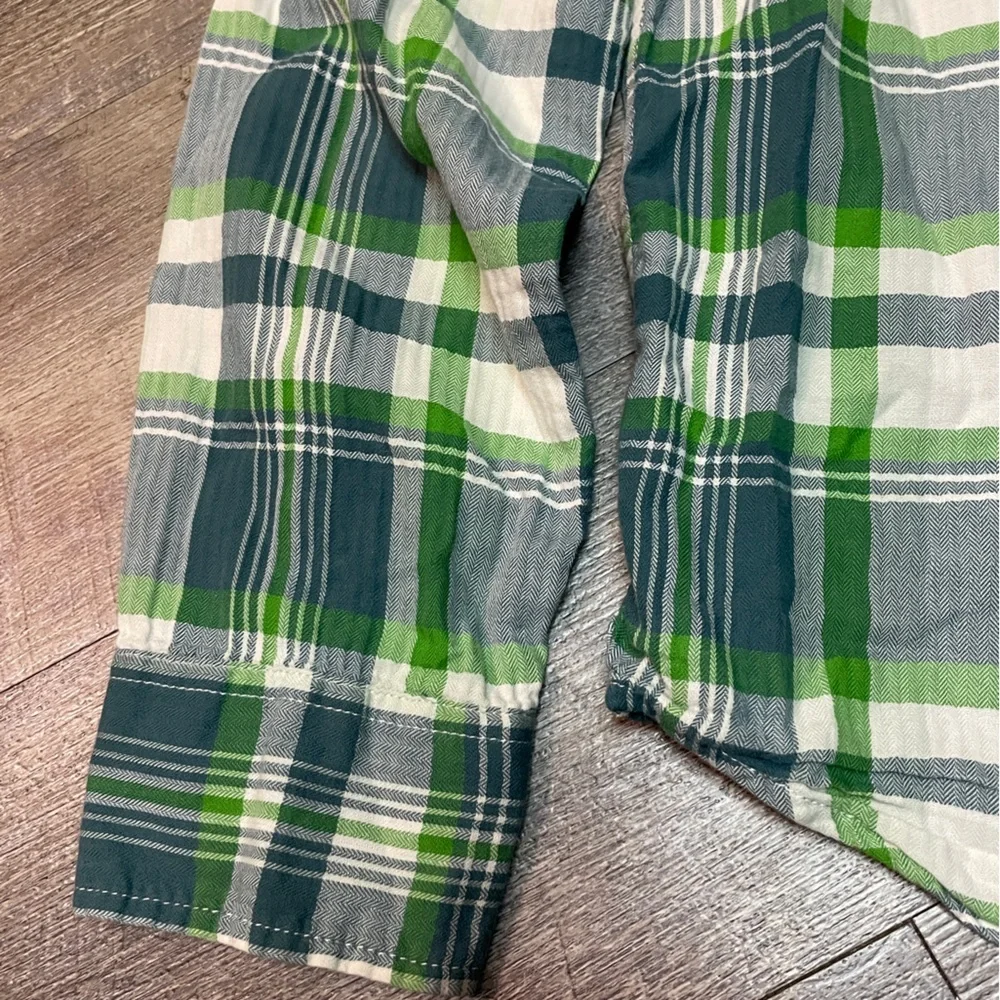 The North Face Green and White‎ Plaid Button Down Shirt size Medium
